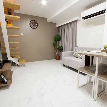 Oasis Regency @ Fort Victoria Bgc Тагуиг Екстериор снимка