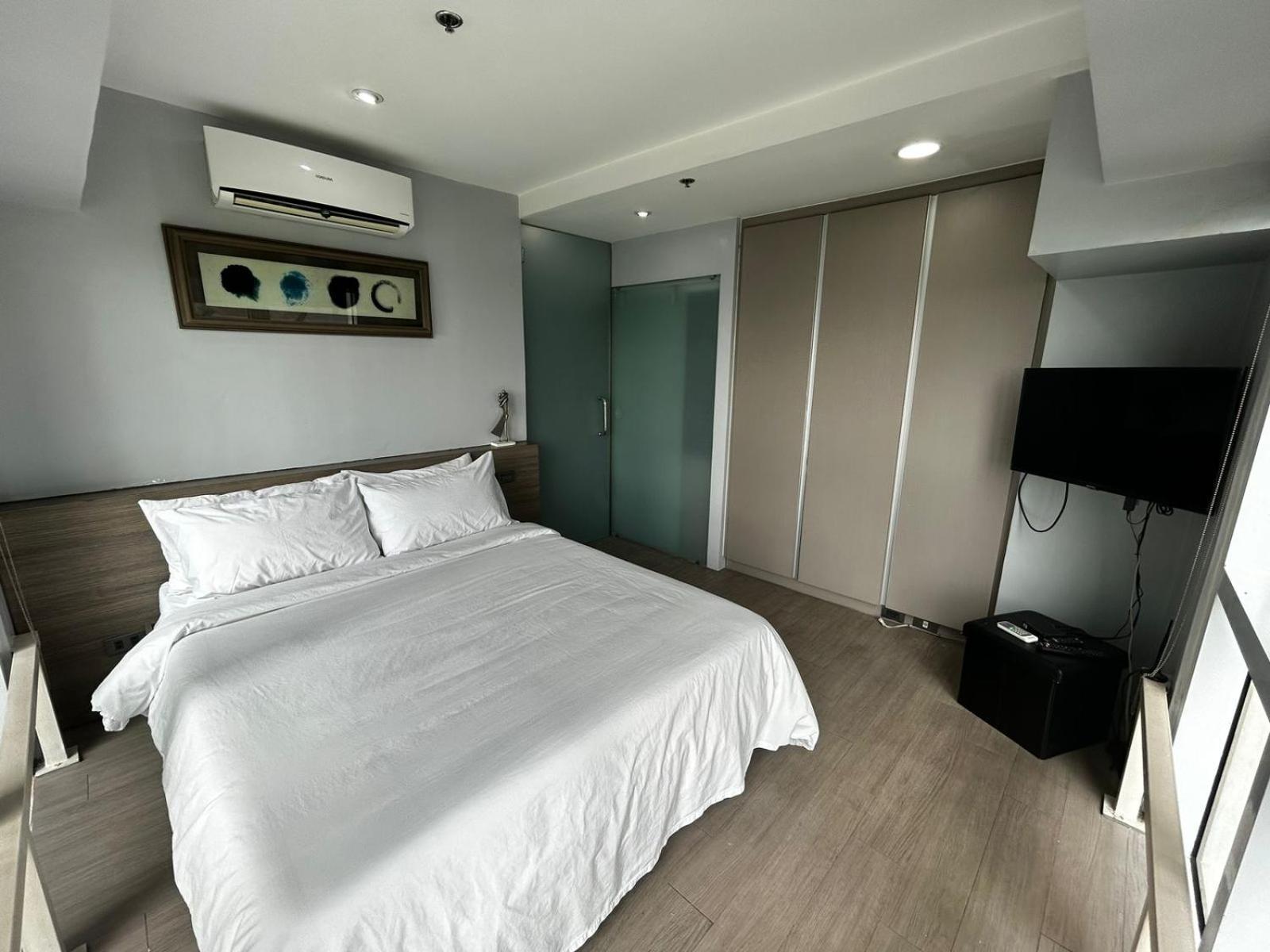 Oasis Regency @ Fort Victoria Bgc Тагуиг Екстериор снимка