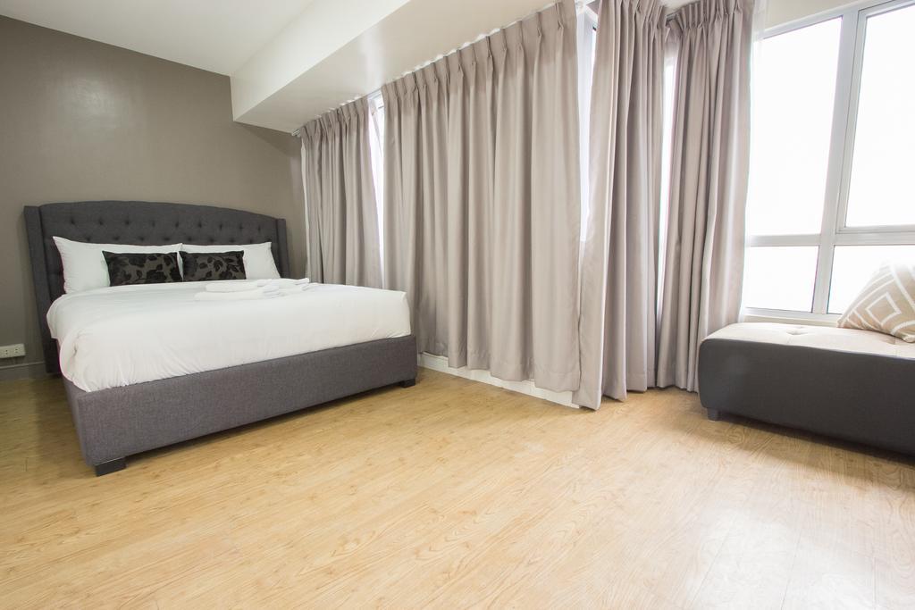 Oasis Regency @ Fort Victoria Bgc Тагуиг Екстериор снимка