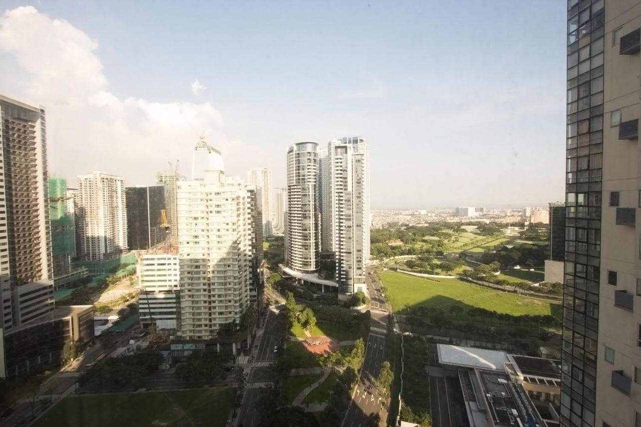Oasis Regency @ Fort Victoria Bgc Тагуиг Екстериор снимка