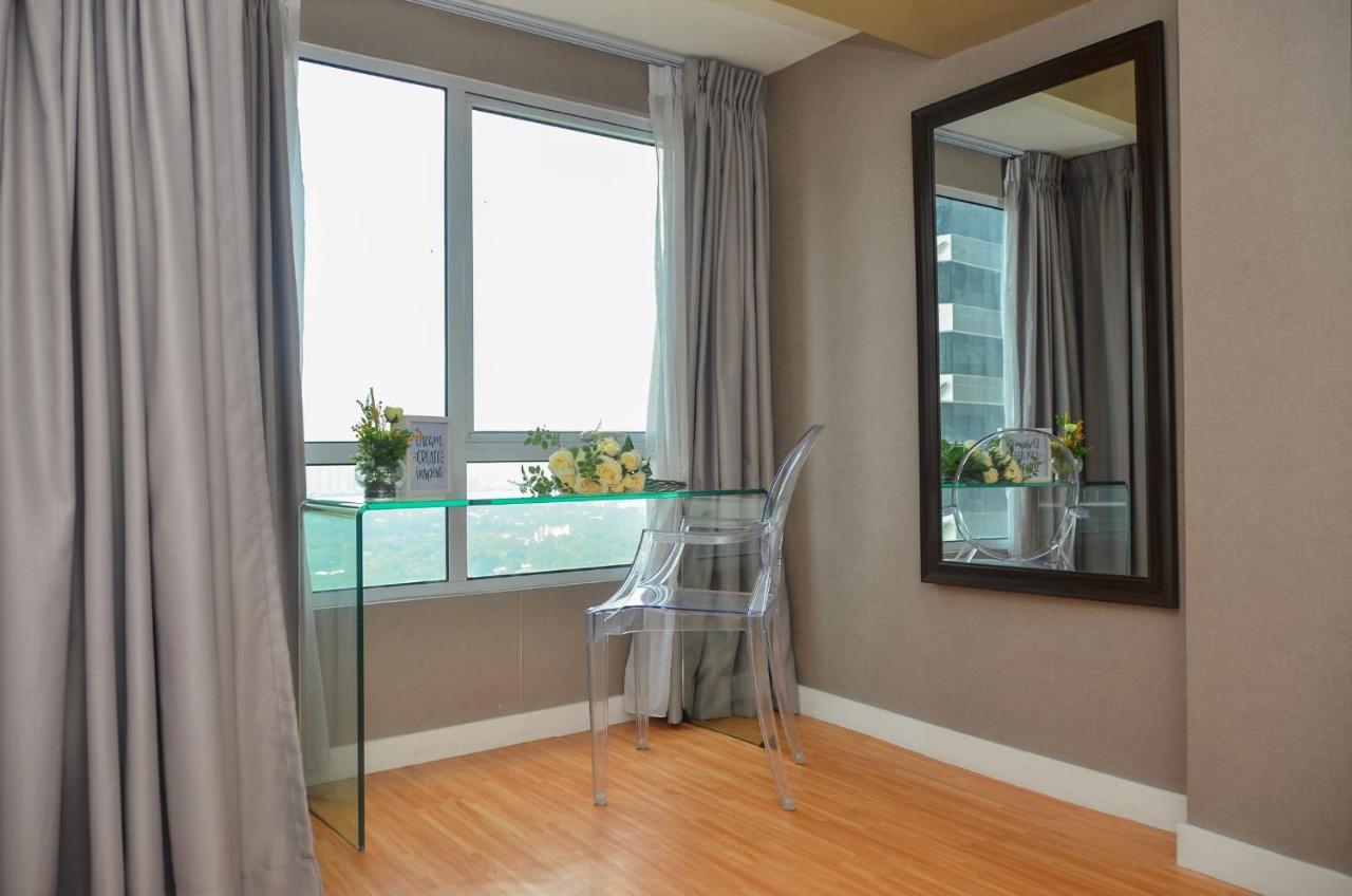 Oasis Regency @ Fort Victoria Bgc Тагуиг Екстериор снимка