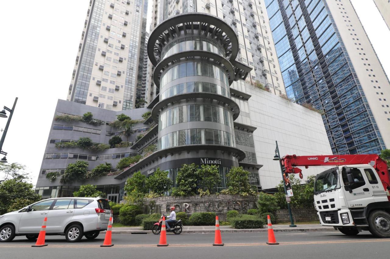 Oasis Regency @ Fort Victoria Bgc Тагуиг Екстериор снимка