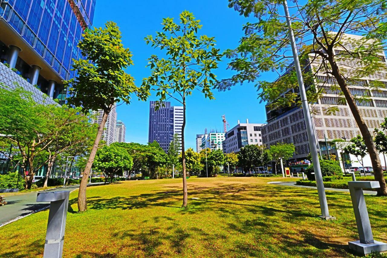 Oasis Regency @ Fort Victoria Bgc Тагуиг Екстериор снимка